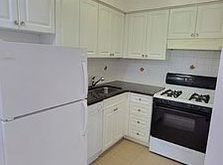 25-34 27th St #4R, Astoria, NY 11102