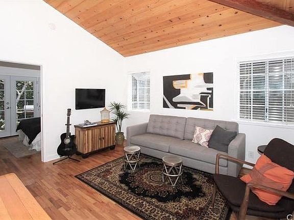 2nd image of 2344 Abbot Kinney Blvd
