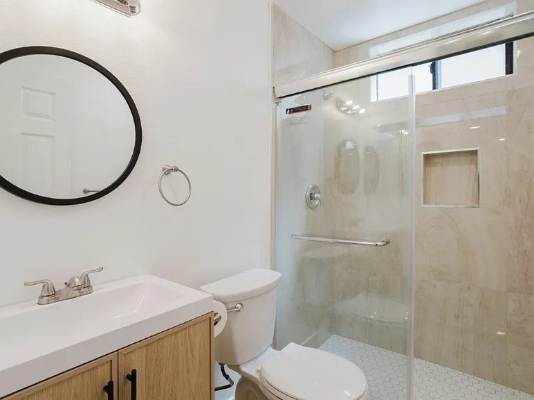 914 E Elk Ave #3 — Photo 20