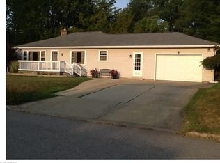 1113 Treelane Dr, Ashtabula, OH 44004