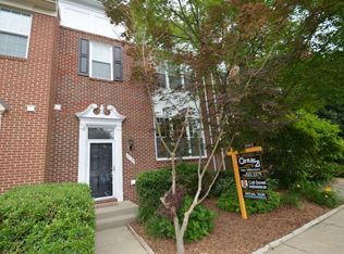 6133 Donival Sq, Alexandria, VA 22315
