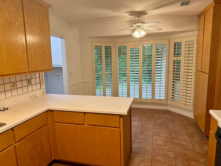 6328 Fox Chapel Dr — Photo 12