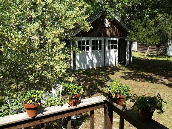 4th image of 57 Peconic Bay Ave