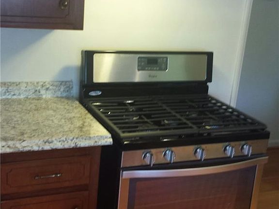 5th image of 7114 Buchanan Ave