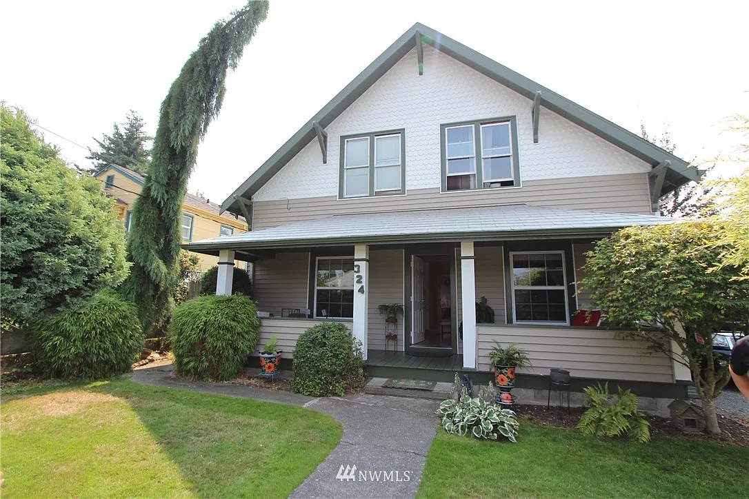 324 Evergreen photo 1