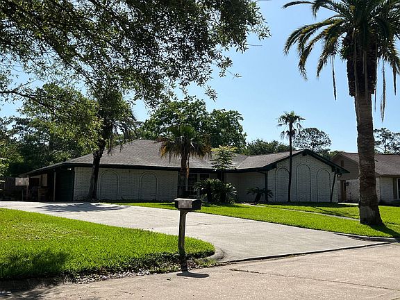 3rd image of 5101 Meadow Ln