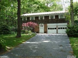 434 Hoffman Ln, Hauppauge, NY 11788