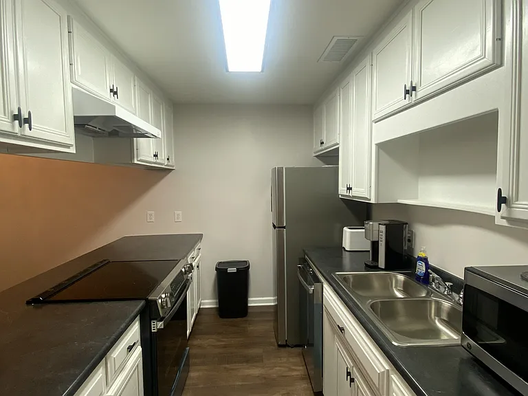 833 Brookwood Dr #1 — Photo 8