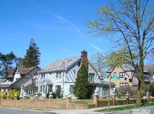 4641 243rd St, Flushing, NY 11362