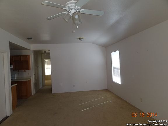 3rd image of 727-729 Rosewood Ave