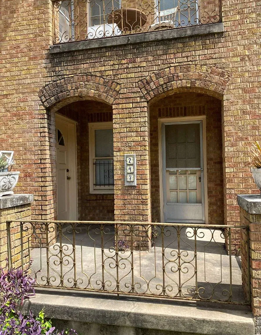247 E Lullwood Ave, Front Unit in San Antonio, TX 78212 — Photo 2