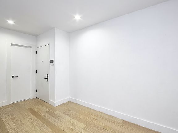 4th image of 244 E 46th St APT 3A