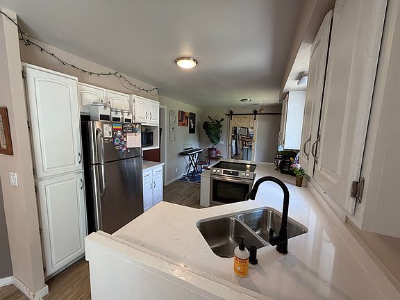 3rd image of 1020 Devonshire Dr