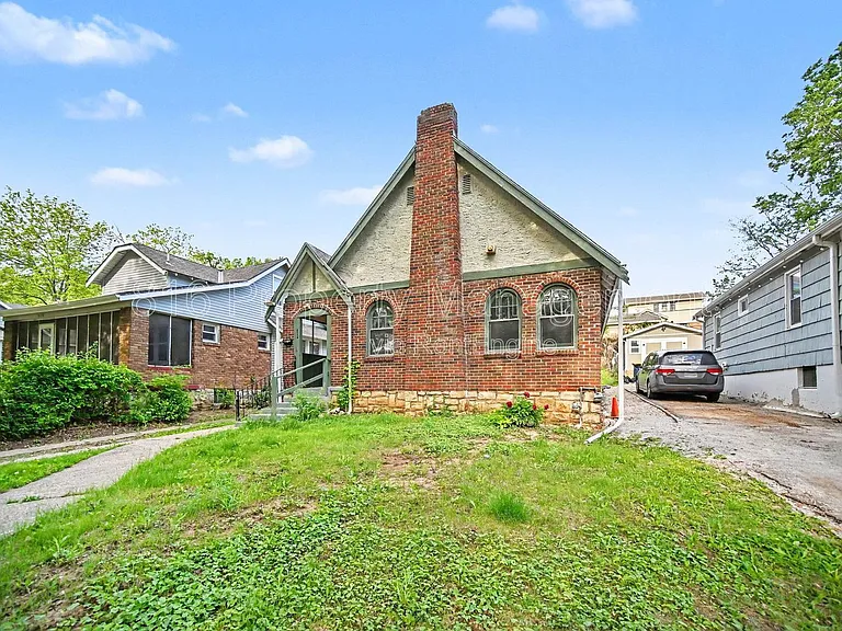 5114 Brooklyn Ave — Photo 14