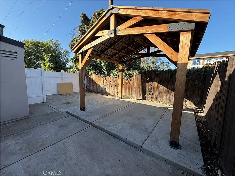 455 Pear St — Photo 8