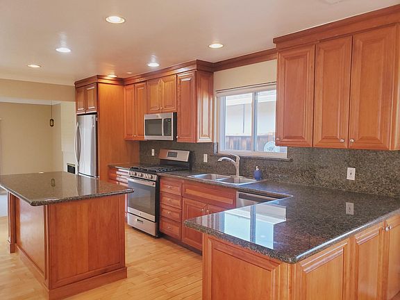 4th image of 392 Bluefish Ct