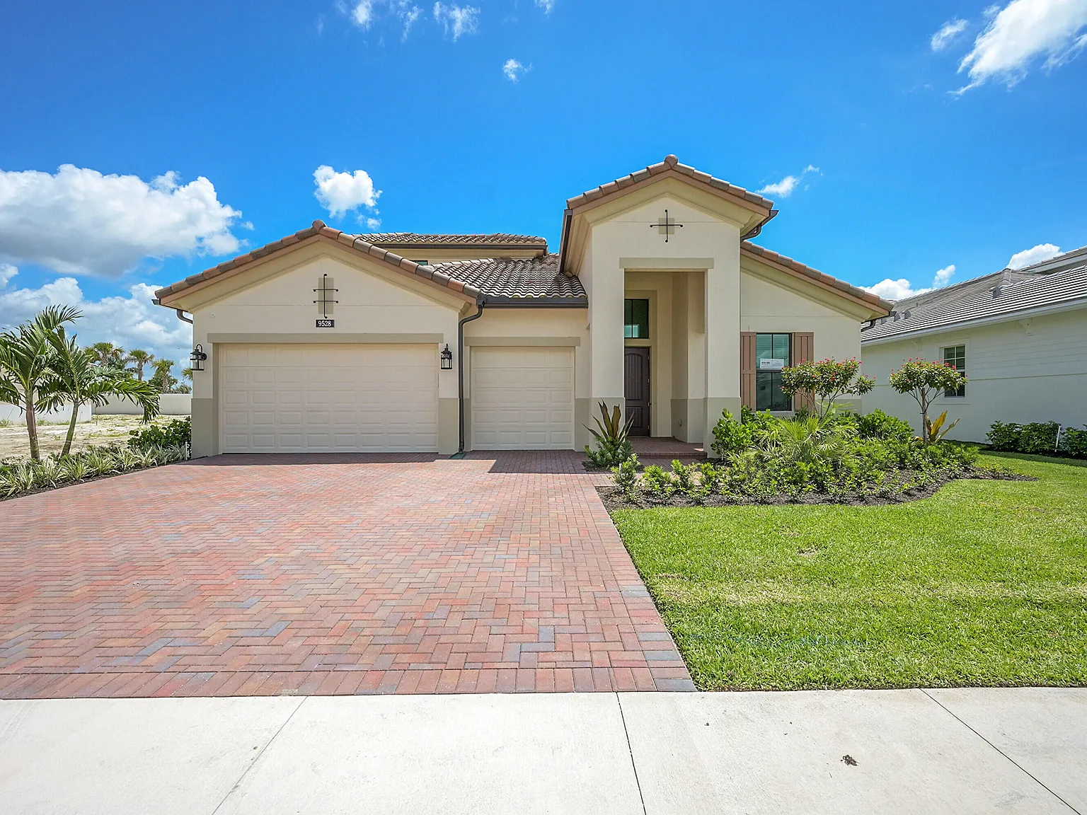 4 bed, 4.0 bath, 3000 sqft, $6,250 — Photo 1