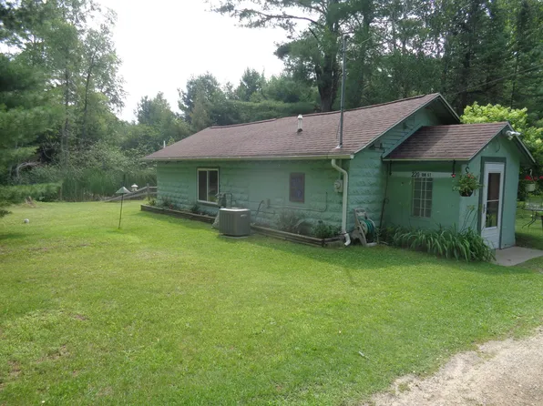 220 Oak St, Prudenville, MI 48651