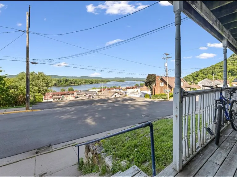 108 S Hill St — Photo 1