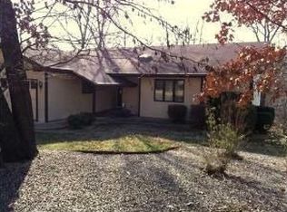 18 Knighton Dr, Bella Vista, AR 72715