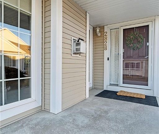 3rd image of 2828 Ashland Ct