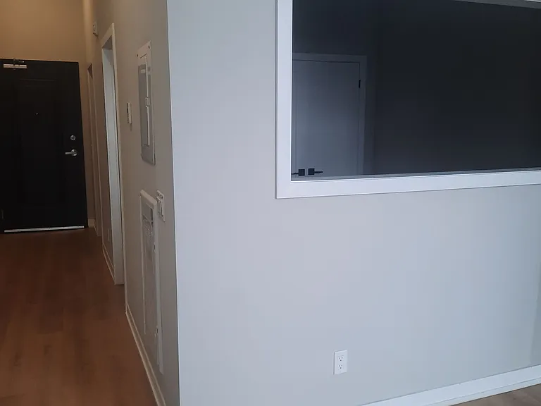 140 Simcoe St #208 — Photo 1