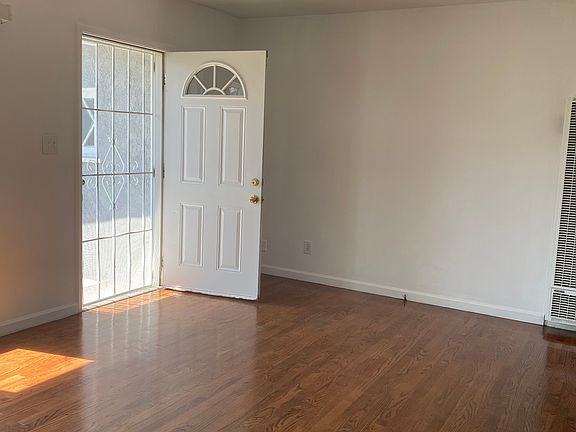 5th image of 20846 Pioneer Blvd
