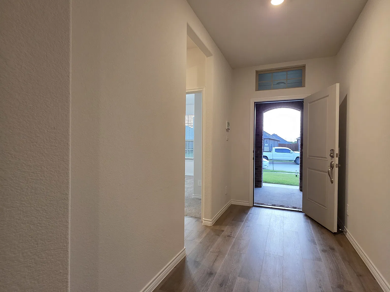 4 bed, 2965 sqft, $2,795 — Photo 3