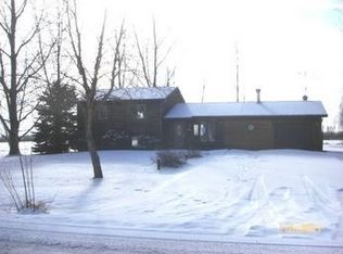 1398 E Scott St, Omro, WI 54963