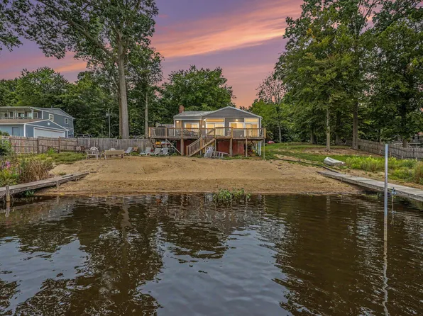 6319 Woods Trail Dr, Delton, MI 49046