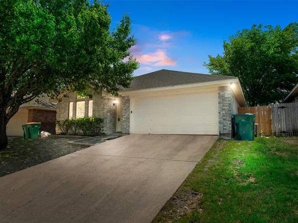 915 Sharp Dr, Cedar Hill, TX 75104