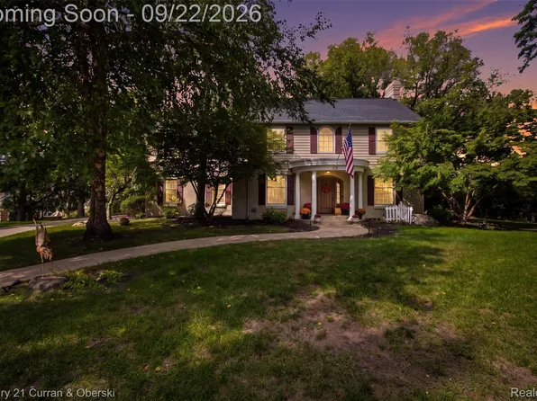 215 Vorn Ln, Bloomfield Hills, MI 48301
