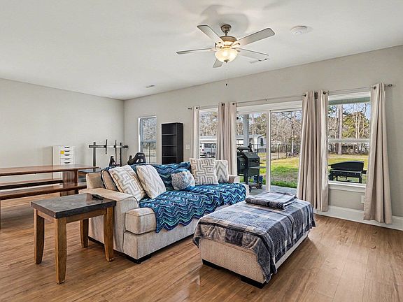 4th image of 3390 Cypress Dr.