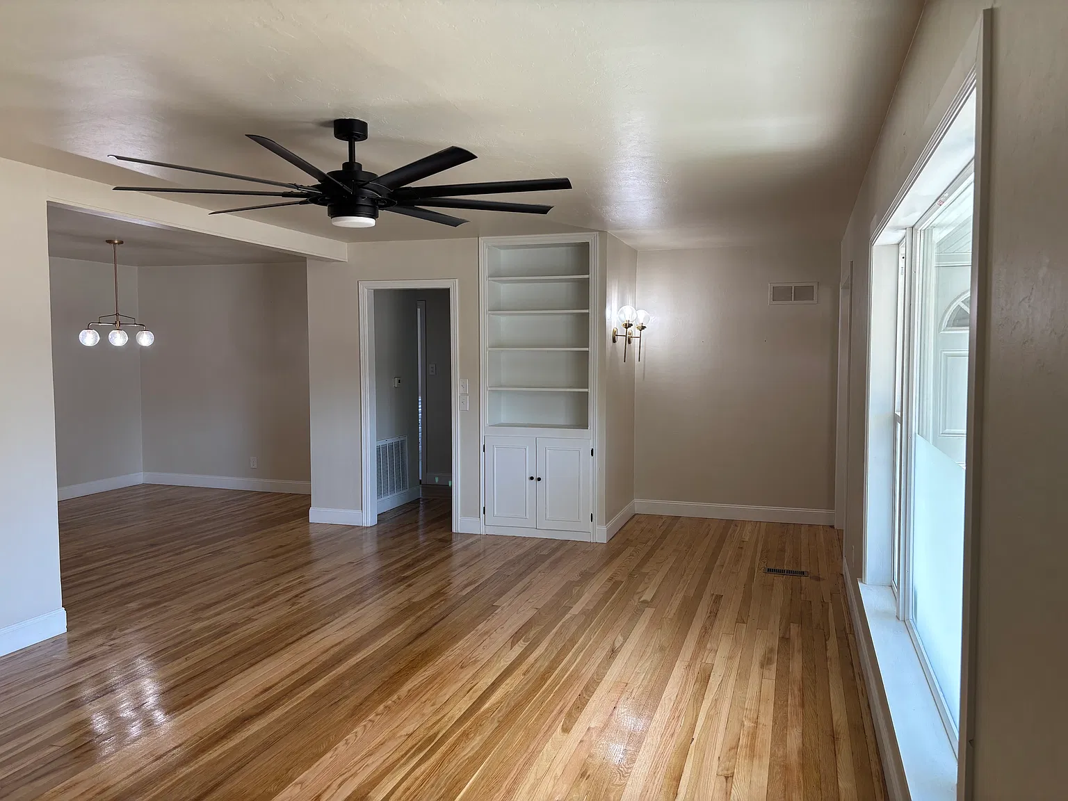3 bed, 1888 sqft, $2,000 — Photo 3
