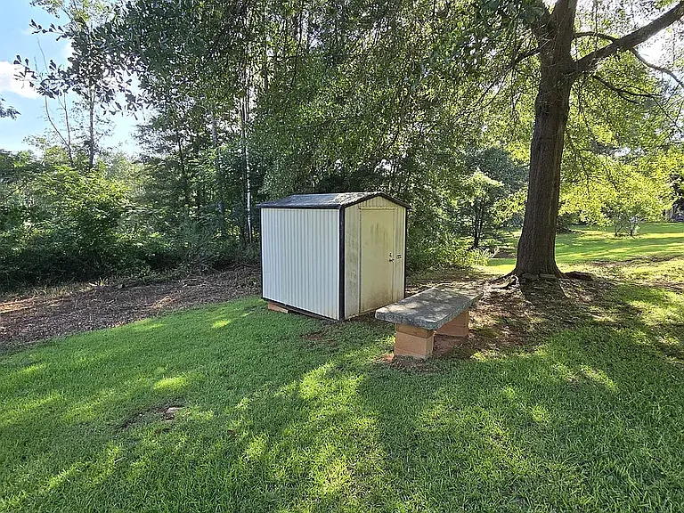 934 Clairmont Ave — Photo 11