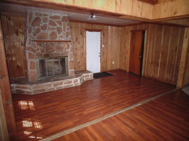 3 bed, 1961 sqft, $1,075 — Photo 2