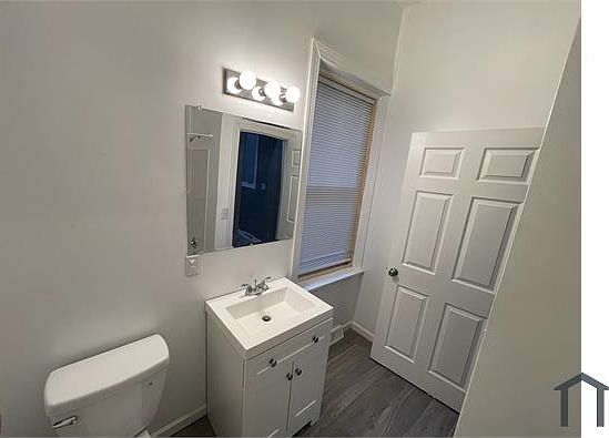 4th image of 305 W 6th St #1R