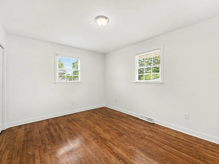 18 Ophir Dr — Photo 43
