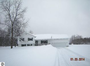 6550 Windtree Ln, Lake Ann, MI 49650