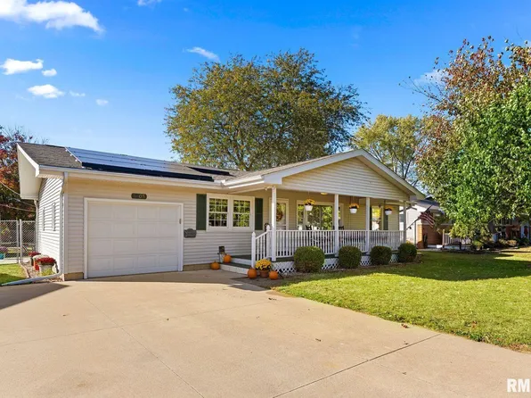 1105 N Manning Dr, Chillicothe, IL 61523