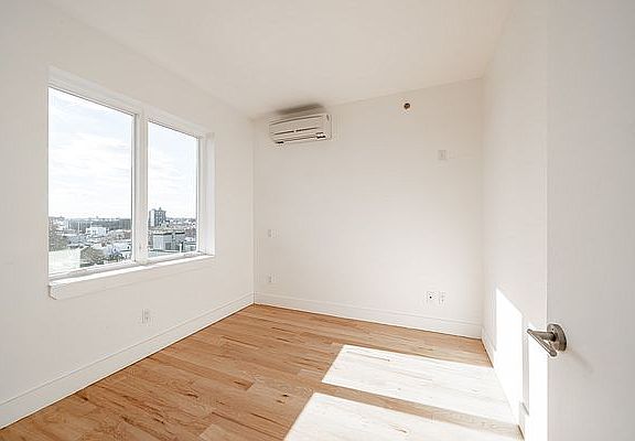 2nd image of 210 Linden Blvd #8E