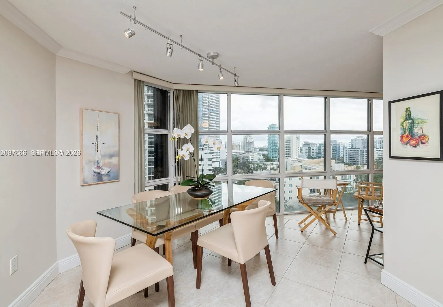 Mar Del Plata Condo — Photo 2