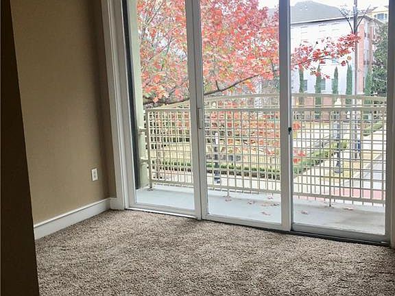 4th image of 2521 Worthington St APT 209