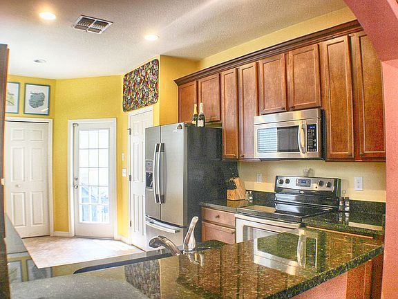 4th image of 14179 Stowbridge Ave