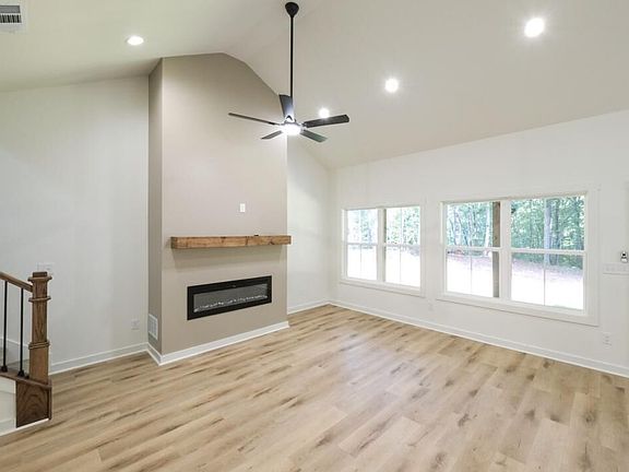 4th image of 61 Hazel Ln