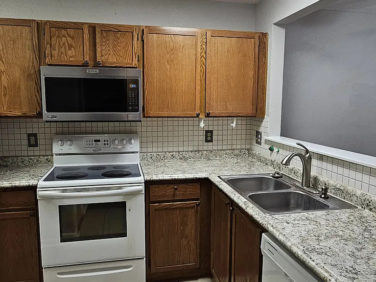 16772 Aulton Dr — Photo 4