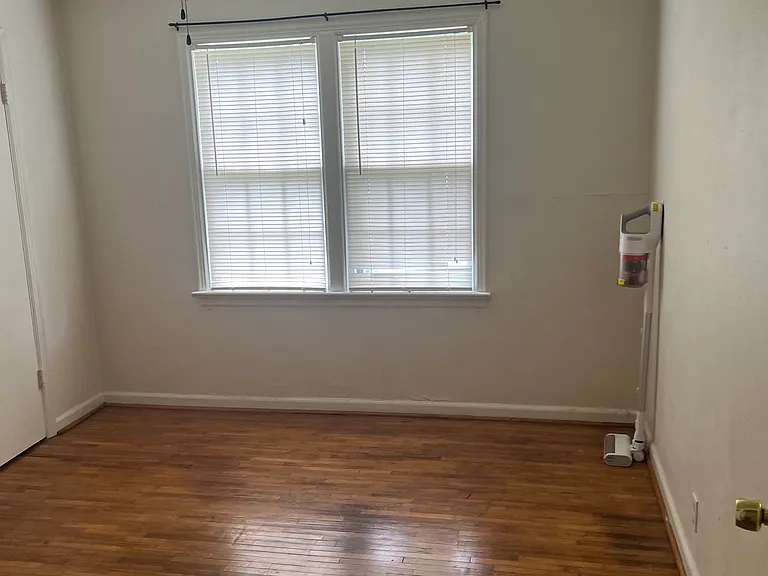 933 E 37th St S #1 — Photo 9