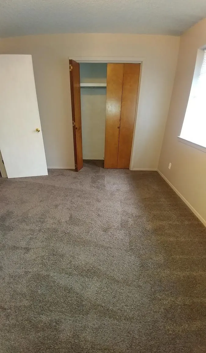 2 bed, 1.5 bath, 900 sqft, $1,000 — Photo 4