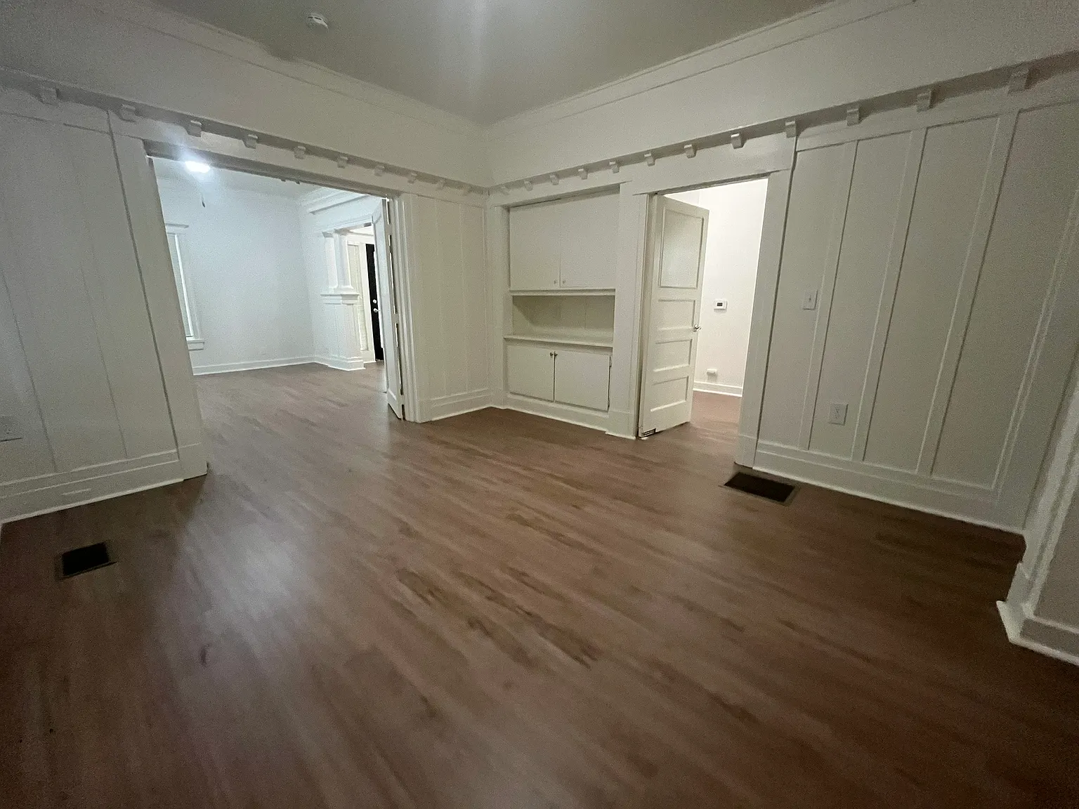 1 bed, 1.5 bath, 981 sqft, $2,400 — Photo 3