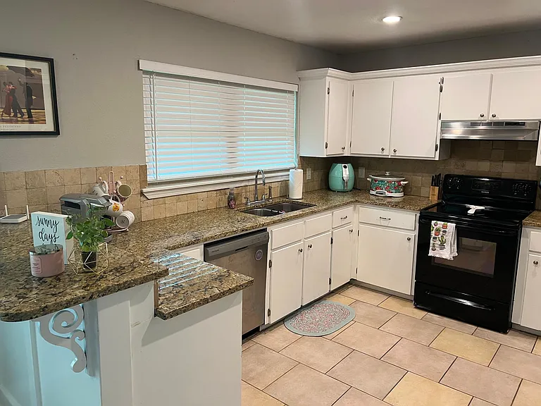 4304 S Ash Pl — Photo 5